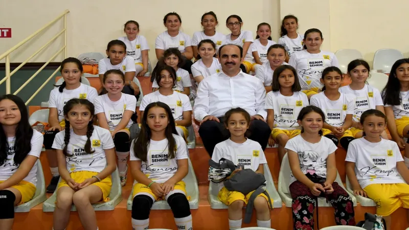 Konya'da Başkan Altay’dan yaz spor okulları için 28 ilçeye davet