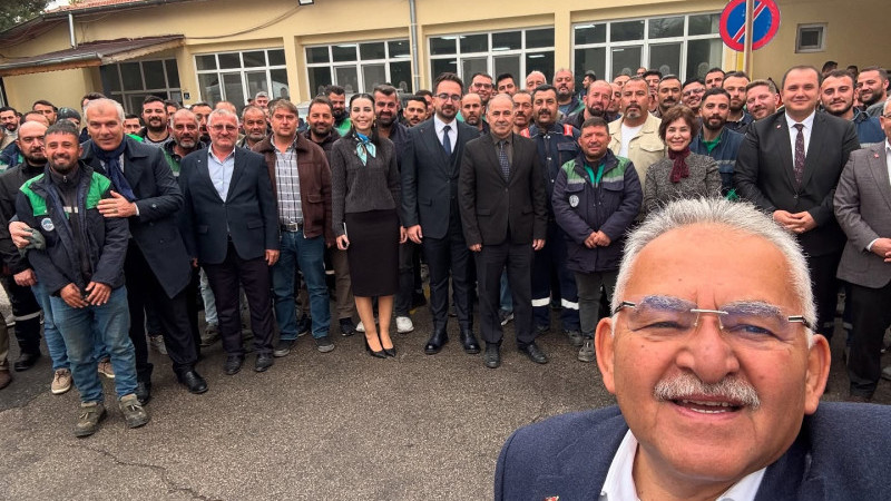 BAŞKAN BÜYÜKKILIÇ, BÜYÜKŞEHİR PARK VE BAHÇELER PERSONELİ İLE KAHVALTIDA BULUŞTU