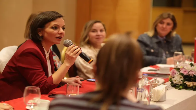 Başkan Kınay: Bu karanlıktan kadınlar çıkaracak