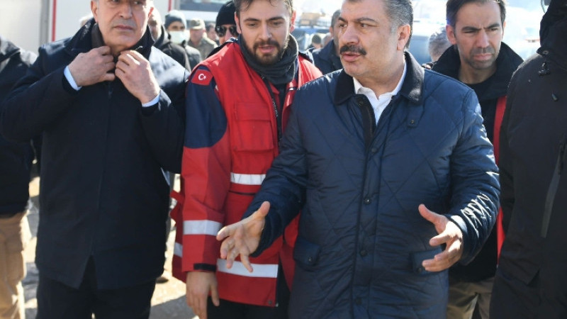  Bakan Koca: “Deprem faciasında ne yazık ki 20 bin 213 kişi hayatını kaybetti