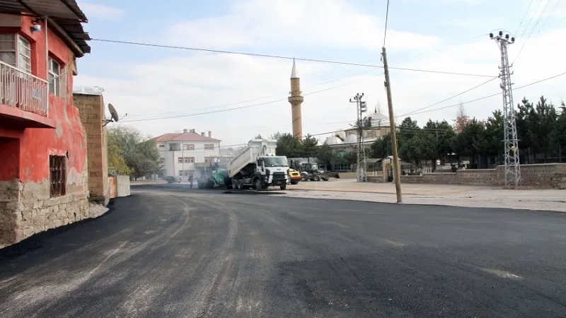 Kayseri Talas'ta Alaybeyli'ye yeni meydan