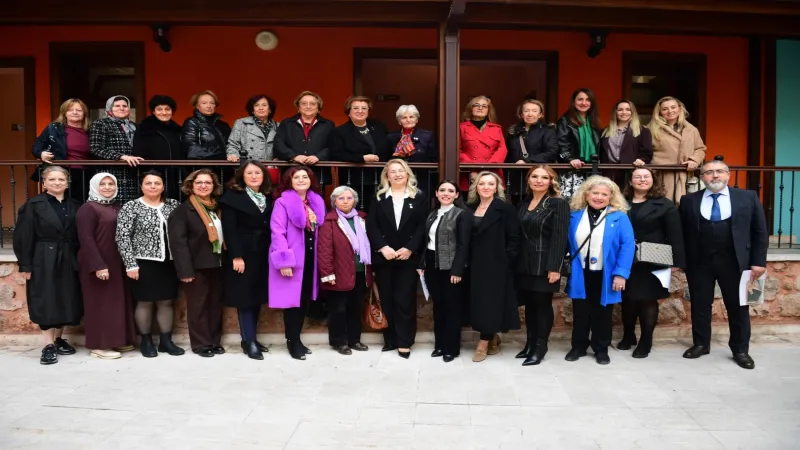 Cumhuriyetin eğitimci ilk kadın milletvekilleri Osmangazi’de konuşuldu