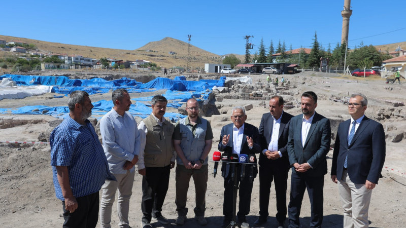 BAŞKAN BÜYÜKKILIÇ’TAN TARİHİ MÜJDE: MOZAİKLİ YAPI “ÖREN YERİ” İLAN EDİLDİ