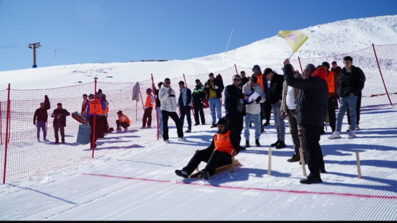 DEVLET TECRÜBESİ KAYSERİ’DE BULUŞTU: BÜYÜKŞEHİR’İN ŞEHİRCİLİK VE TURİZM BAŞARISI TAKDİR TOPLADI