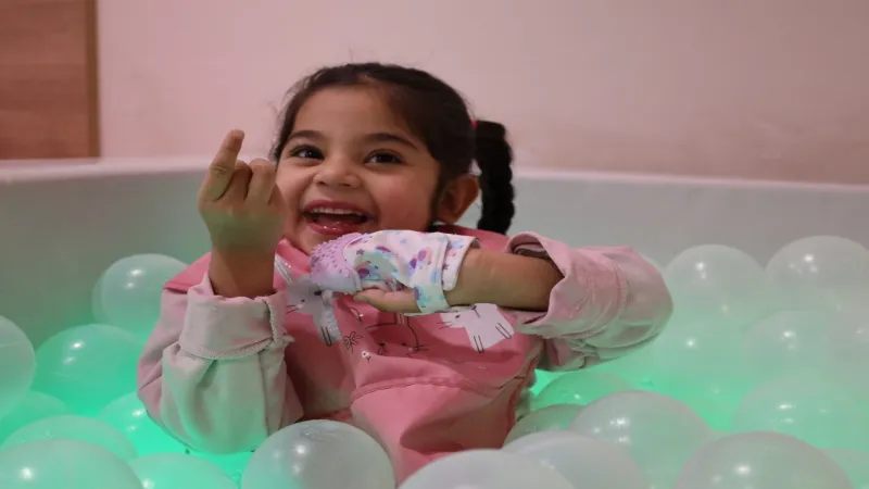 Irak’tan gelen aile, Gonca ile umuda tutundu