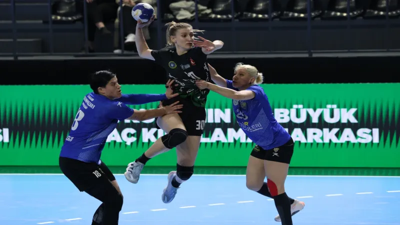 Bursa Büyükşehirli kadın hentbolcular final biletini kaptı